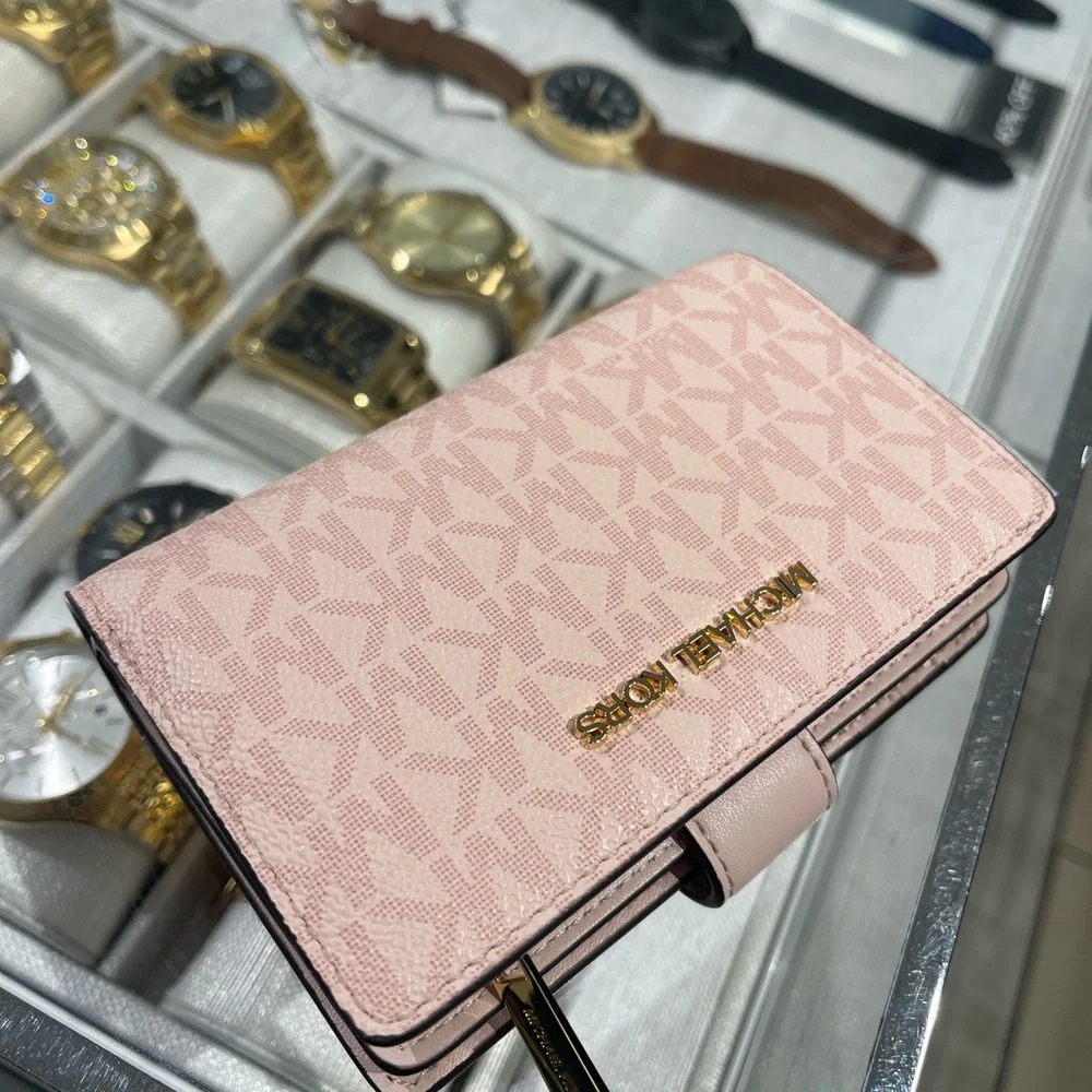 MICHAEL KORS Jet Set Medm Signature Logo BiFold Zip CN Wallet
Powder Blush
NWT - Picture 16 of 16
